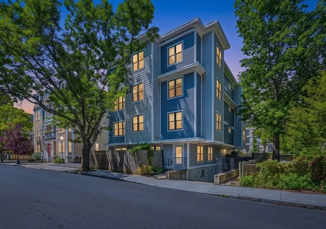 2nd image of 192 Raymond St, Cambridge, MA 02140