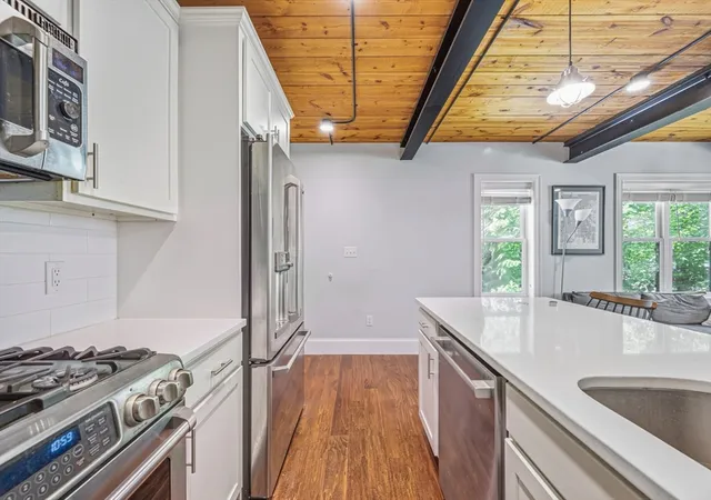 3rd image of 192 Raymond St #4, Cambridge, MA 02140 | MLS# 73550741