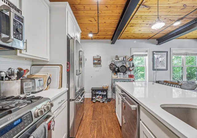 4th image of 192 Raymond St #4, Cambridge, MA 02140 | MLS# 73550741