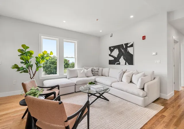 4th image of 1088 Saratoga St #4, Boston, MA 02128 | MLS# 73546735