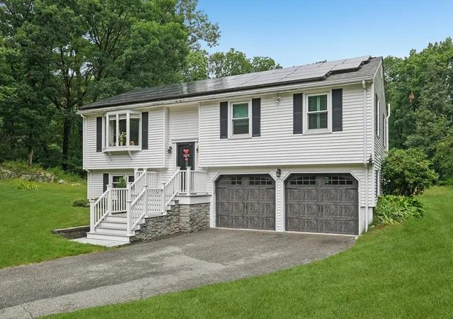 1st image of 345 Raleigh Tavern Ln, North Andover, MA 01845 | MLS# 73555185