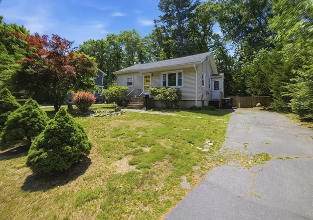 Homes for sale in South Weymouth, MA | 37 Courier St, South Weymouth, MA 02190 | MLS# 73537999