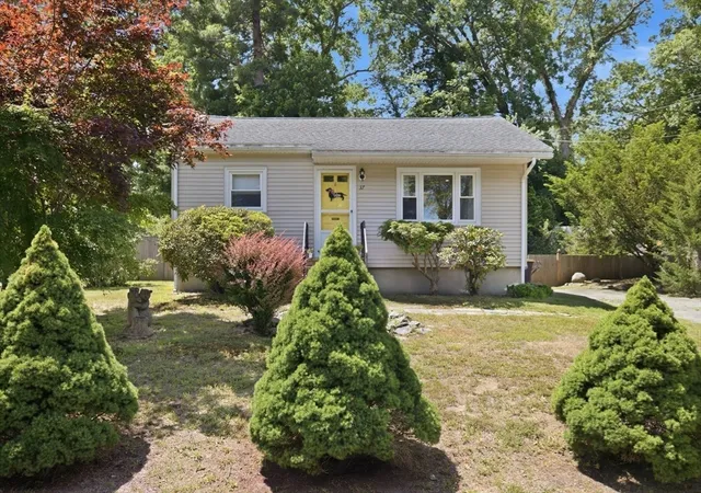Homes for sale in South Weymouth, MA | 37 Courier St, South Weymouth, MA 02190 | MLS# 73537999