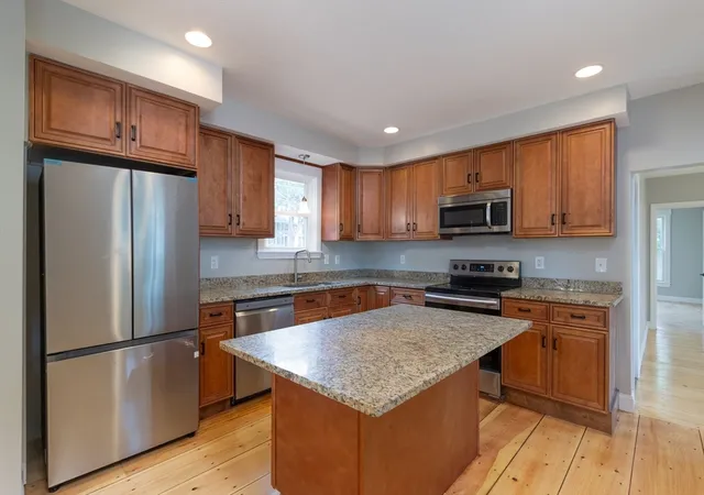 2nd image of 5 Irving St, Spencer, MA 01562 | MLS# 73549474