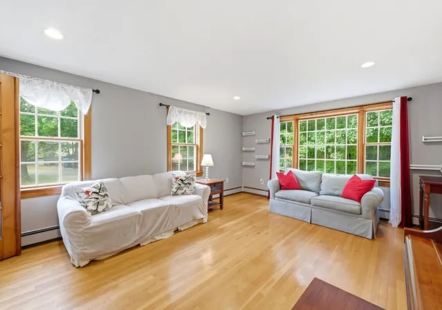 Photo 3 of Single family home for sale at 14 Nottingham Cir, Jefferson, MA 01520 | MLS# 73566472 | Listing updated on 2026-09-15