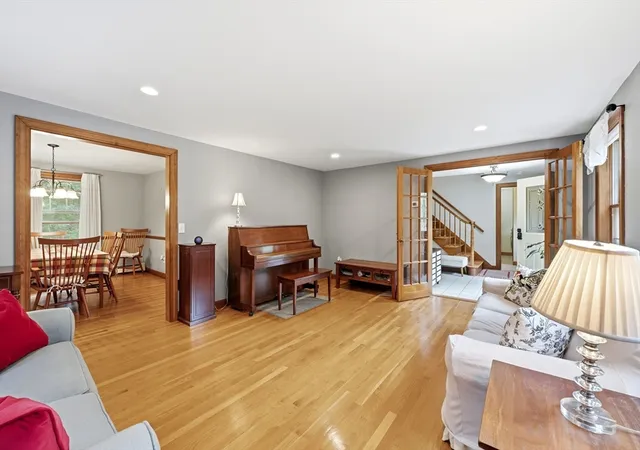 Photo 4 of Single family home for sale at 14 Nottingham Cir, Jefferson, MA 01520 | MLS# 73566472 | Listing updated on 2026-09-15