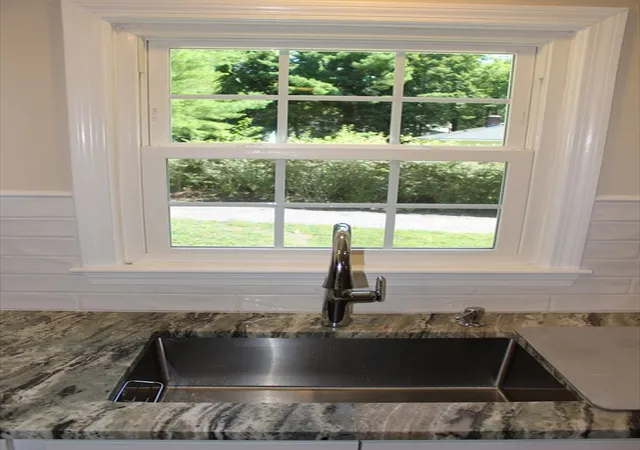 5th image of 206 Debbie Dr, Leominster, MA 01453 | MLS# 73559802