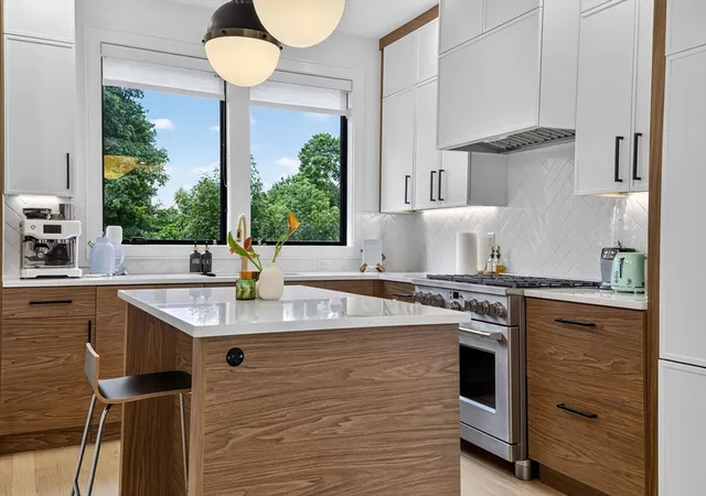 4th image of 906-908 Chestnut Street #906, Waban, MA 02468 | MLS# 73556309