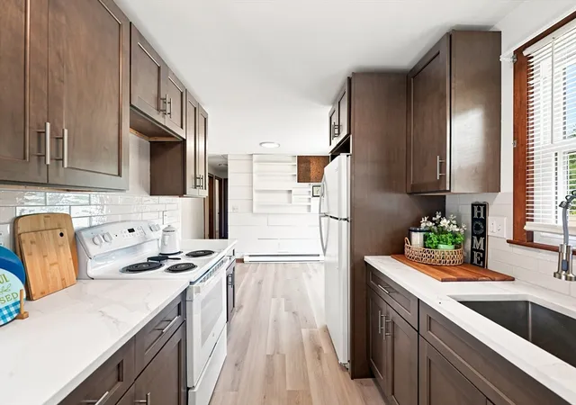 Photo 4 of Sale Pending at 15 Peterson Cir, Feeding Hills, MA 01030 | MLS# 73559132 | Listing updated on 2026-09-24