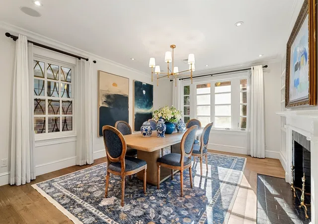 1st image of 6 West Hill Pl, Boston, MA 02114 | MLS# 73487274