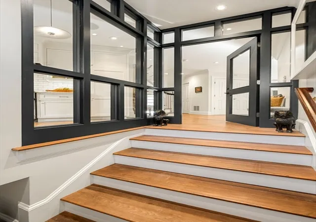 5th image of 6 West Hill Pl, Boston, MA 02114 | MLS# 73487274