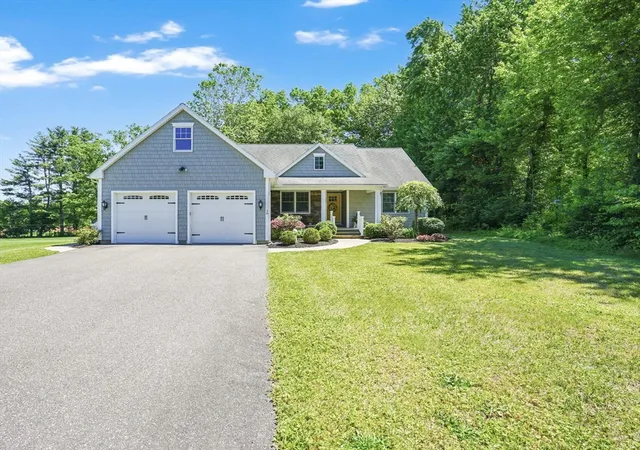 Homes for sale in East Longmeadow, MA | 16 Fernwood Dr, East Longmeadow, MA 01028 | MLS# 73530756
