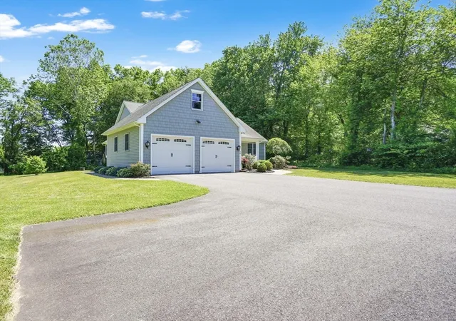 Homes for sale in East Longmeadow, MA | 16 Fernwood Dr, East Longmeadow, MA 01028 | MLS# 73530756