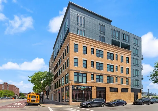 Photo 2 of Condo for sale at 1948 1950 Washington St #2G, Boston, MA 02118 | MLS# 73532102 | Listing updated on 2026-09-07