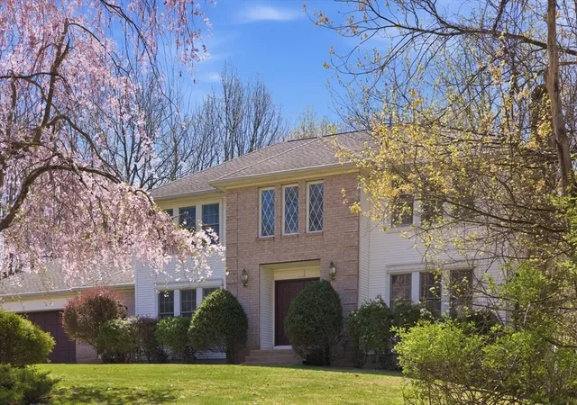 2nd image of 15 Blue Sky Dr, Westfield, MA 01085 | MLS# 73507166