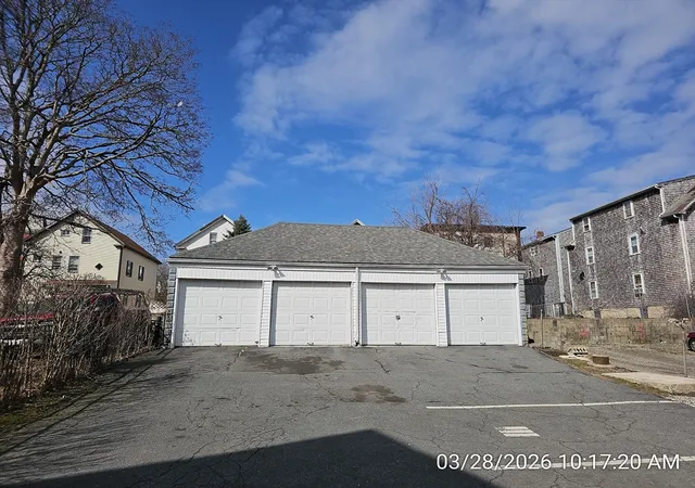 4th image of 1427 Pleasant St, New Bedford, MA 02740 | MLS# 73493172