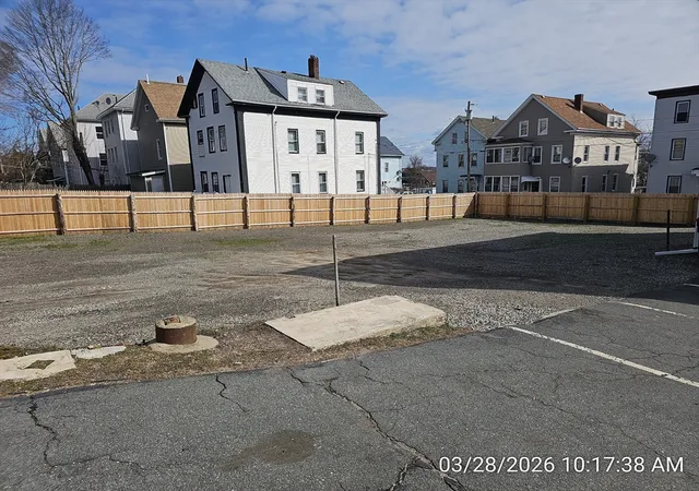 5th image of 1427 Pleasant St, New Bedford, MA 02740 | MLS# 73493172