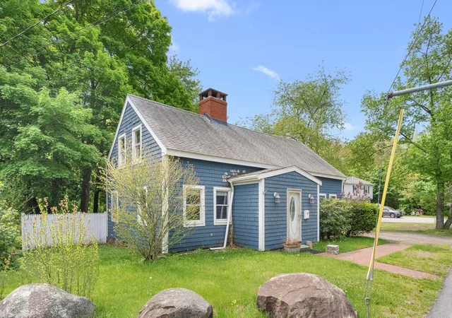 Homes for sale in Rockland, MA | 313 E Water St, Rockland, MA 02370 | MLS# 73522292
