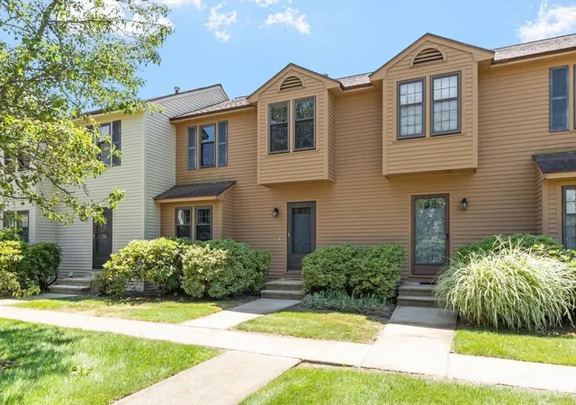 2nd image of 292 Apache Way #292, Tewksbury, MA 01876 | MLS# 73554021