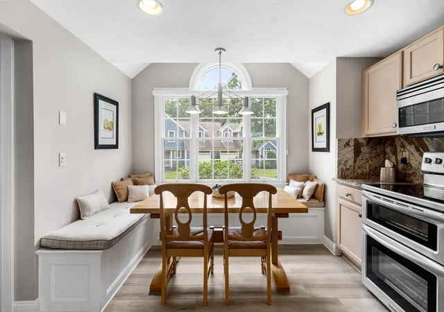 3rd image of 20 Bishops Park #20, Mashpee, MA 02649 | MLS# 73556931