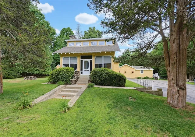 Photo 2 of Sale Pending at 733 Pleasant St, Marlborough, MA 01752 | MLS# 73552143 | Listing updated on 2026-08-22