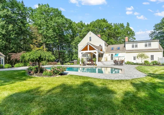 3rd image of 158 Kettle Hole Rd, Bolton, MA 01740 | MLS# 73529137