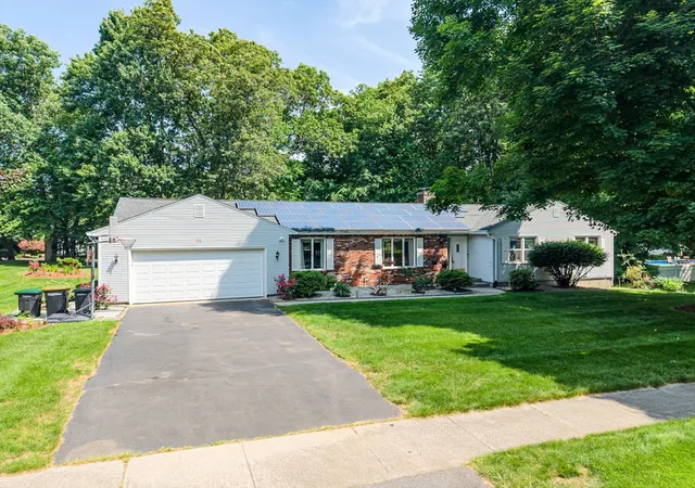 Homes for sale in Longmeadow, MA | 52 Wellesley Dr, Longmeadow, MA 01106 | MLS# 73538520