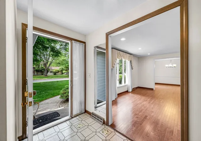 Homes for sale in Longmeadow, MA | 52 Wellesley Dr, Longmeadow, MA 01106 | MLS# 73538520