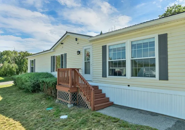 Photo 3 of Sale Pending at 7 Cammett Dr, Raymond, NH 03077 | MLS# 73562046 | Listing updated on 2026-09-02