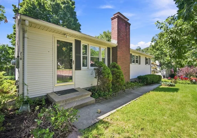 Photo 3 of Sale Pending at 218 Maple St, East Longmeadow, MA 01028 | MLS# 73566696 | Listing updated on 2026-09-19