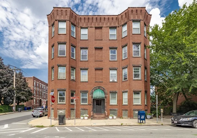 image of 100 Broadway, Chelsea, MA 02150