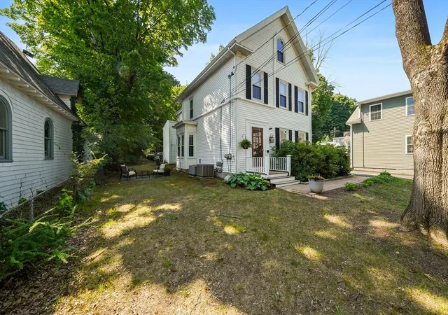 2nd image of 146 Lincoln Rd #A, Lincoln, MA 01773 | MLS# 73566239