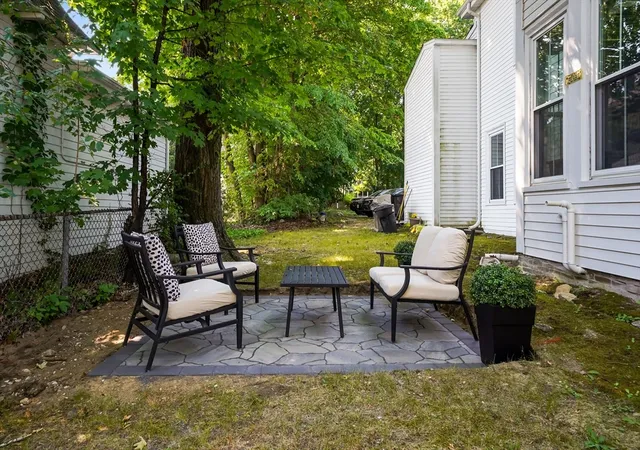 3rd image of 146 Lincoln Rd #A, Lincoln, MA 01773 | MLS# 73566239