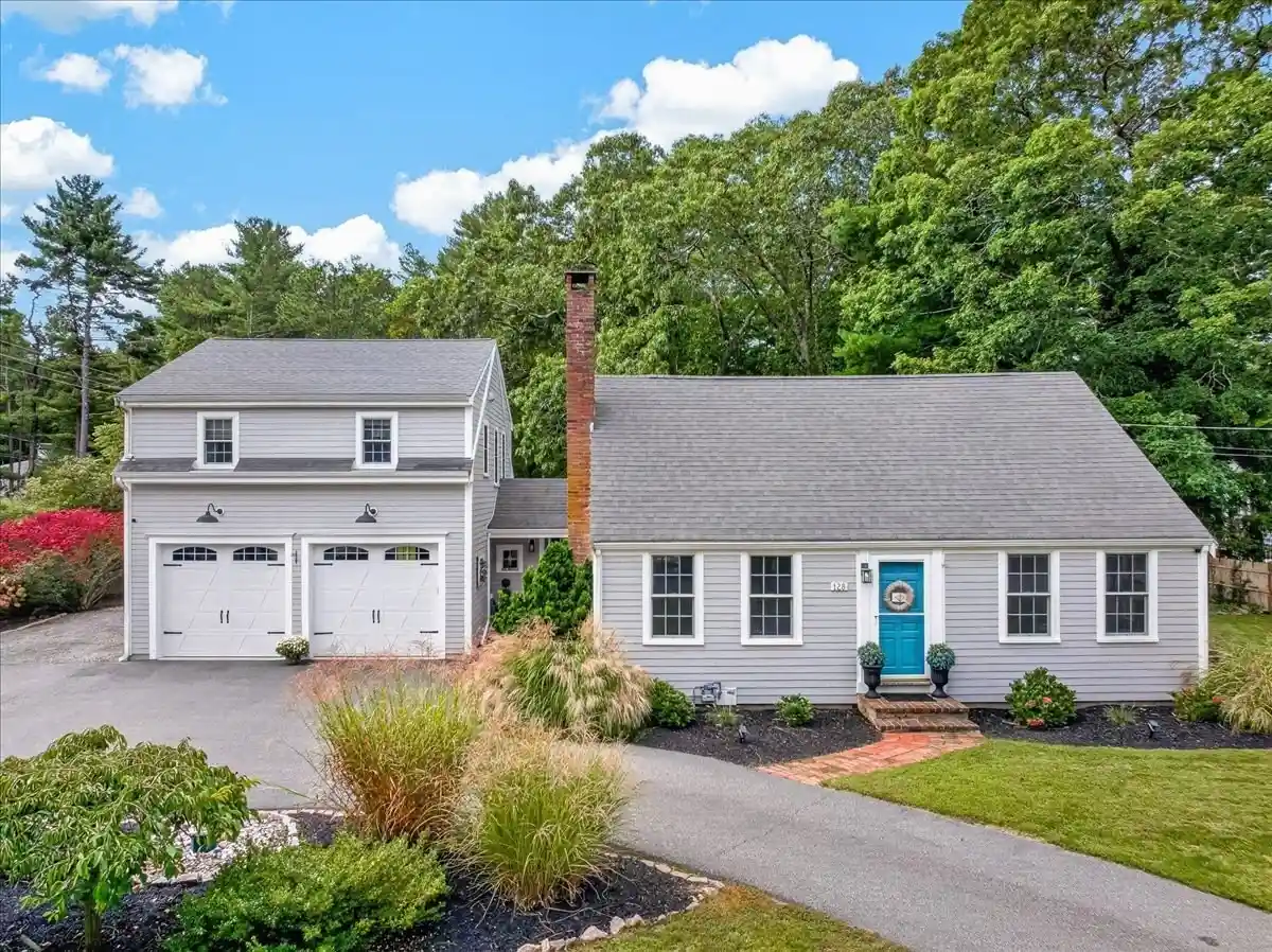Single family home for sale at 128 Bayridge Ln, Duxbury, MA 02332 | MLS# 73591730