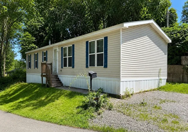 Homes for sale in Auburn, MA | 1 Breezy Bend, Auburn, MA 01501 | MLS# 73548436