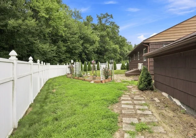 30th image of 111 Florida Dr, Agawam, MA 01001 | MLS# 73567594