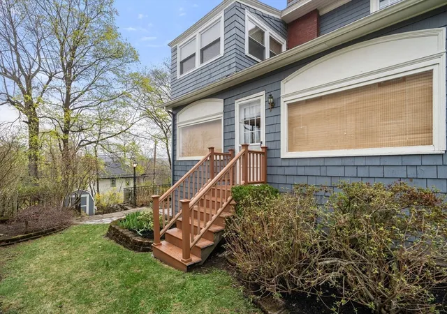 4th image of 28 Maplewood Rd, Worcester, MA 01602 | MLS# 73506584