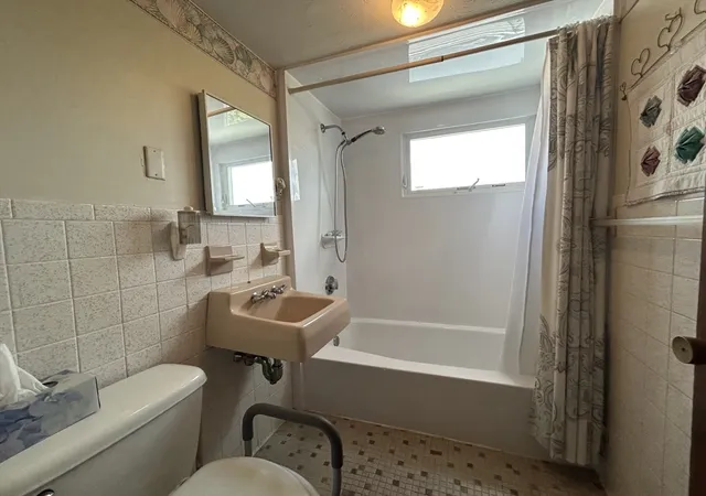 26th image of 29 Oakland Ave, Everett, MA 02149 | MLS# 73532911