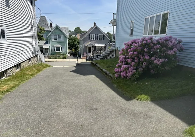 4th image of 29 Oakland Ave, Everett, MA 02149 | MLS# 73532911