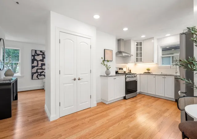 Listing Photo 4 - Condo for sale in building located at 7 Hearn, Watertown, MA 02472