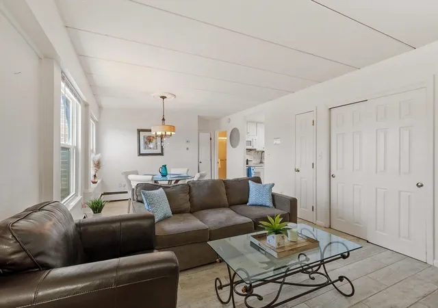 Homes for sale in Stoneham, MA | 122 Main St, Stoneham, MA 02180