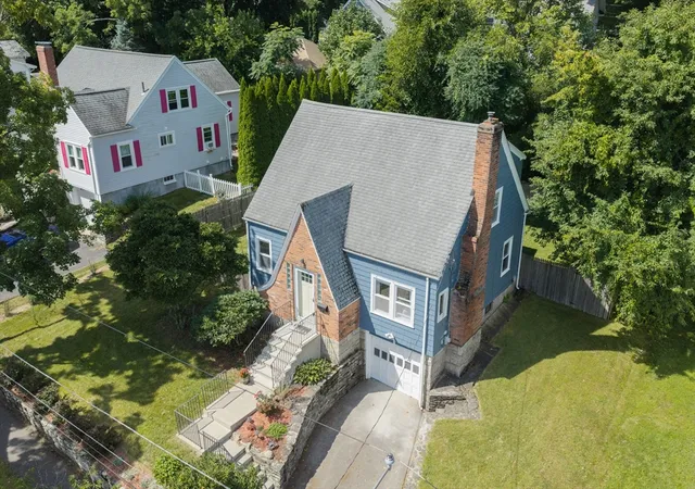 Photo 2 of Single family home for sale at 4 Maxdale Rd, Worcester, MA 01602 | MLS# 73568984 | Listing updated on 2026-09-17