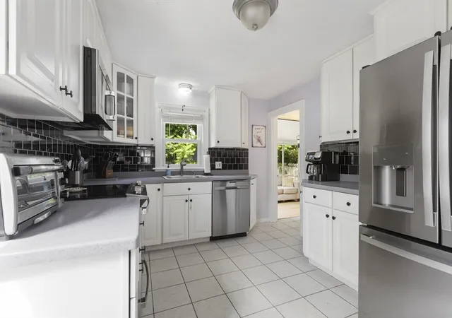 Photo 3 of Single family home for sale at 4 Maxdale Rd, Worcester, MA 01602 | MLS# 73568984 | Listing updated on 2026-09-17