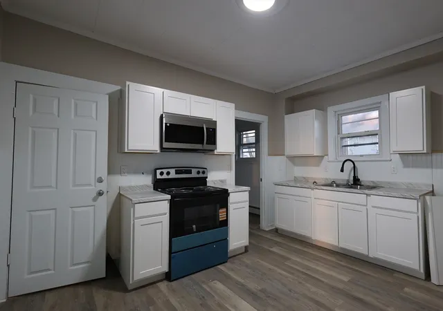 4th image of 58 Laurel, Worcester, MA 01605 | MLS# 73560017