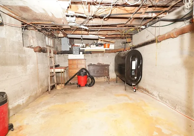 28th image of 351 Towne St, North Attleboro, MA 02760 | MLS# 73567376