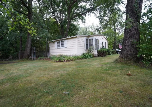 2nd image of 351 Towne St, North Attleboro, MA 02760 | MLS# 73567376