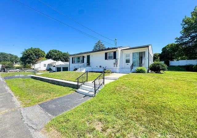 3rd image of 8 Francella Rd, Methuen, MA 01844 | MLS# 73552974