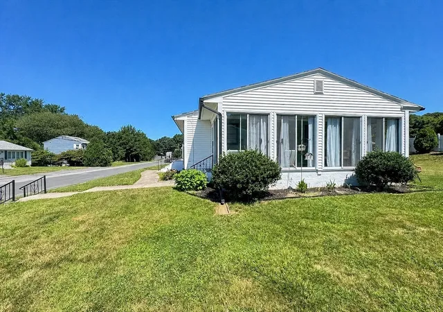4th image of 8 Francella Rd, Methuen, MA 01844 | MLS# 73552974