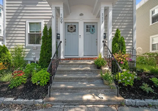 3rd image of 111 Leach St, Salem, MA 01970