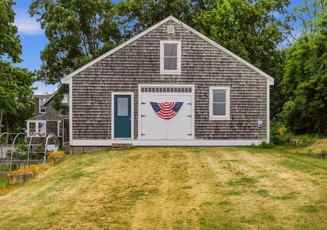 Photo 3 of Single family home for sale at 22 South Ave, Tiverton, RI 02878 | MLS# 73561006 | Listing updated on 2026-10-03